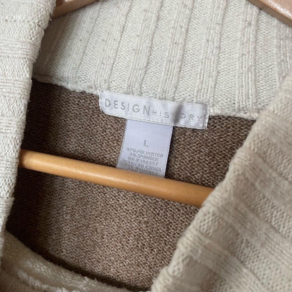 Neutral colorblock sweater - Picture 3 of 3